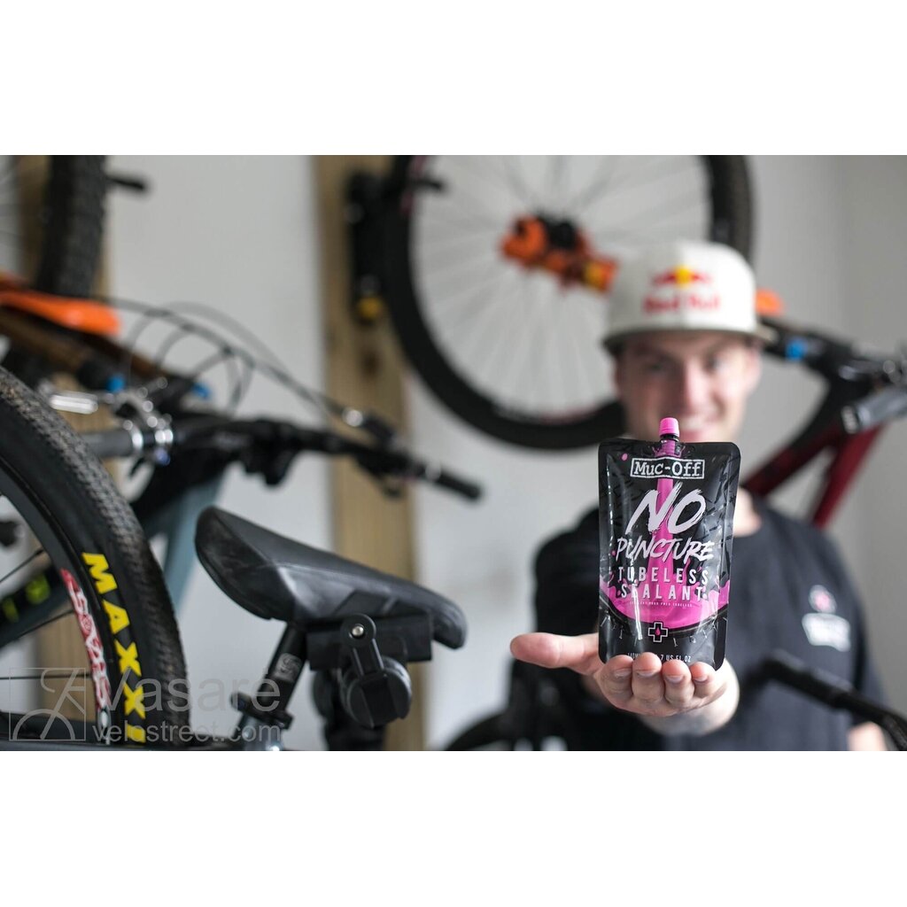 Muc-Off No Puncture Hassle 140ml 1