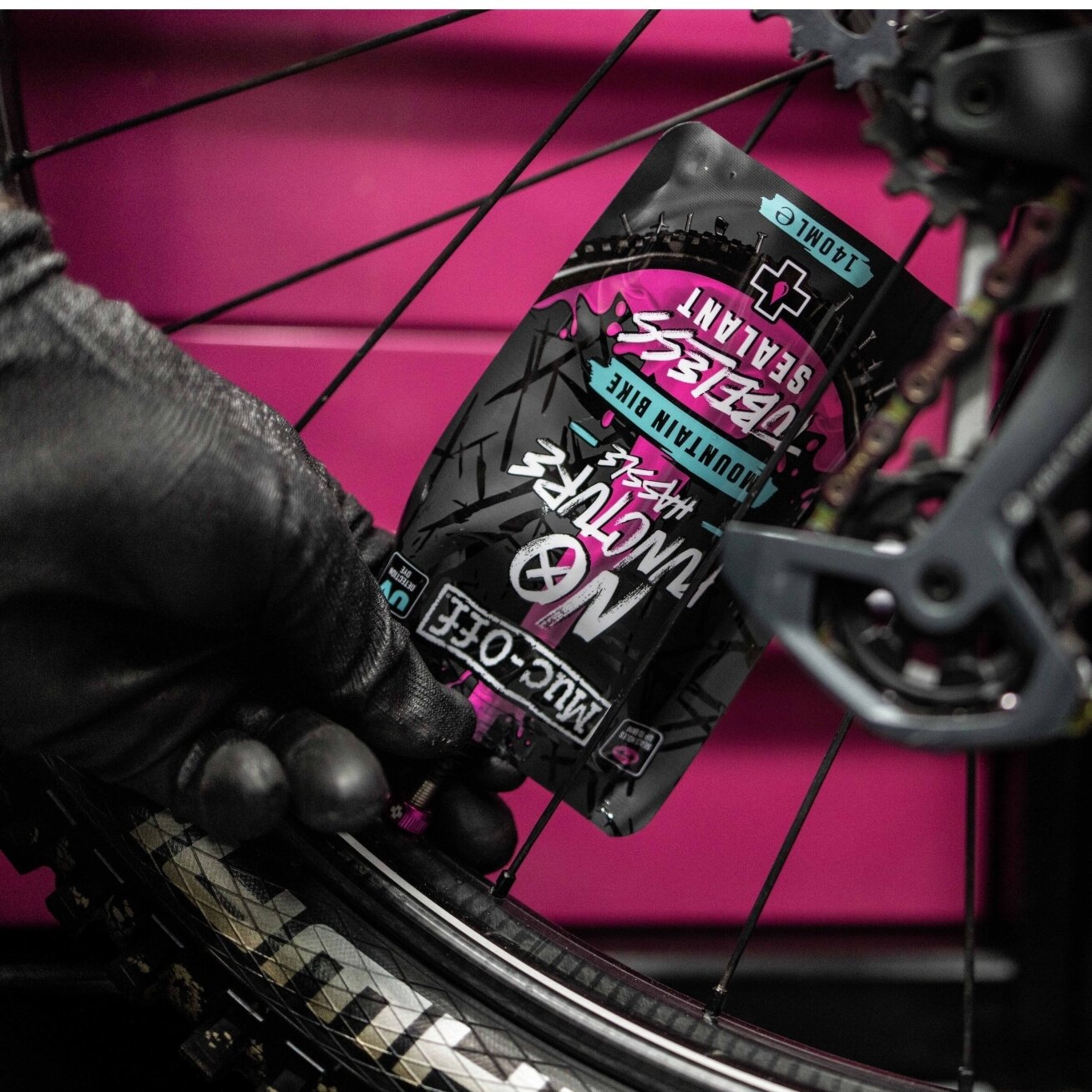 Muc-Off No Puncture Hassle 140ml 3 Muc-Off No Puncture Hassle 140ml 3
