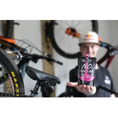 Muc-Off No Puncture Hassle 140ml. - Bekamerinių padangų skystis 140ml Muc-Off No Puncture Hassle 140ml. - Bekamerinių padangų skystis 140ml