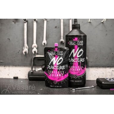 Muc-Off No Puncture Hassle 1L - Bekamerinių padangų skystis 1L Muc-Off No Puncture Hassle 1L - Bekamerinių padangų skystis 1L