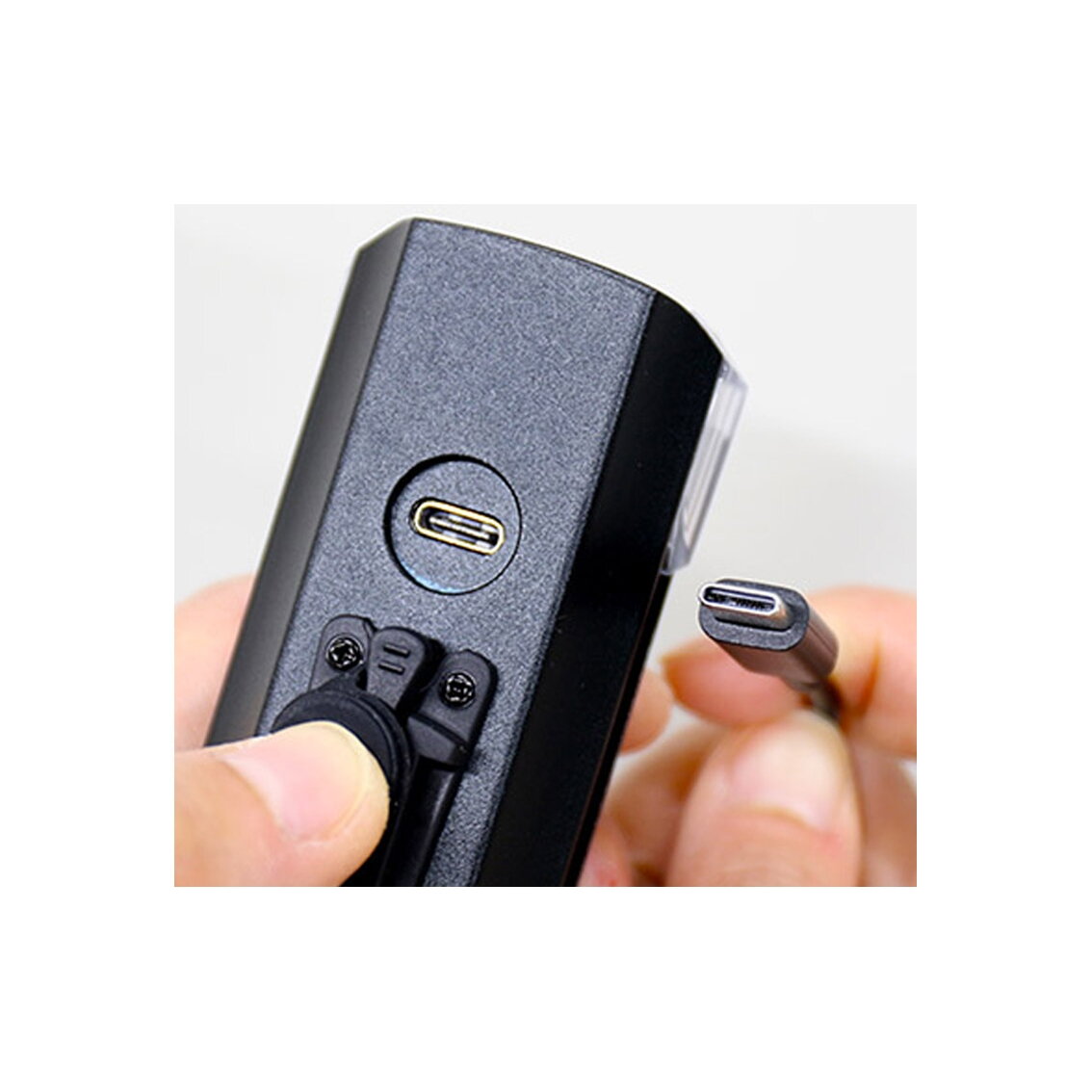 Priekinis žibintas Cat Eye AMPP2200 (USB-C) 4 Priekinis žibintas Cat Eye AMPP2200 (USB-C) 4